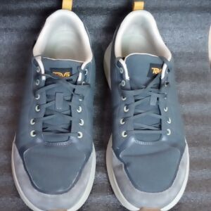 Teva Men's Blue and Gray Sneakers
